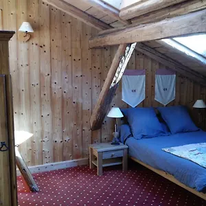 chambre-dhotes-la-ferme-den-bas.hotels-rhonealpes.com/